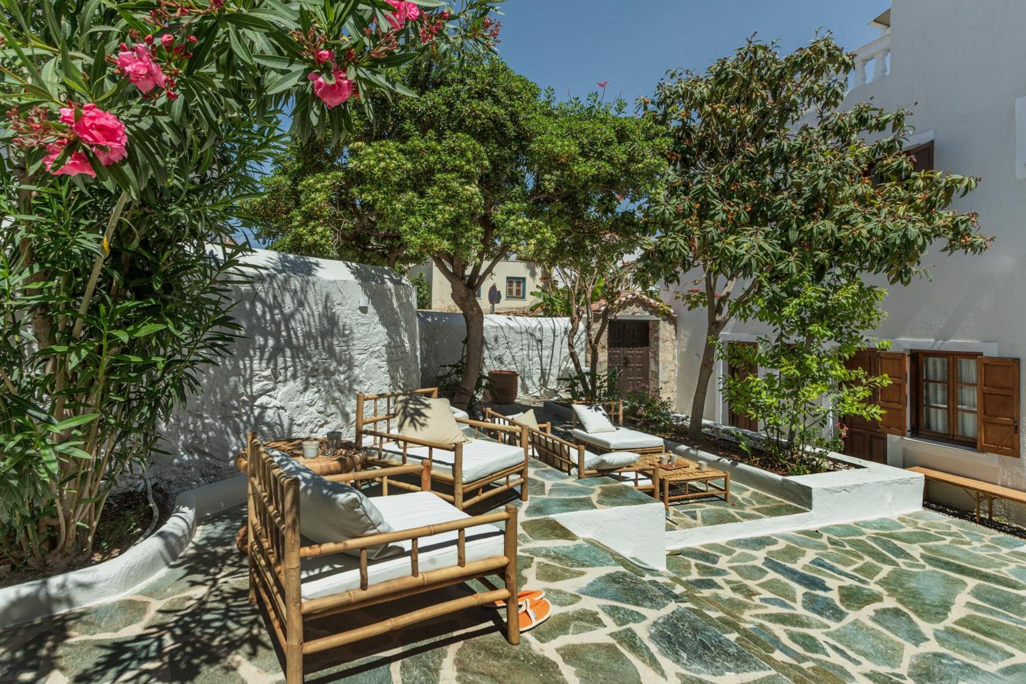 Teresa Spetses Hotell Exteriör bild